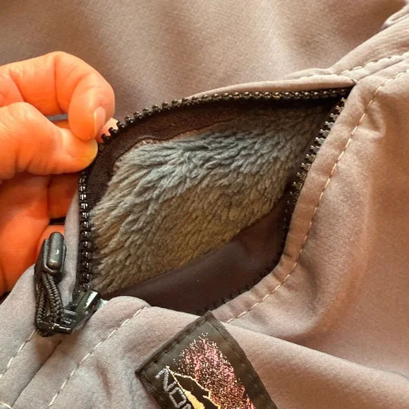 Alaska salmon sister pull over jacket by Nomar size small - Picture 5 of 8